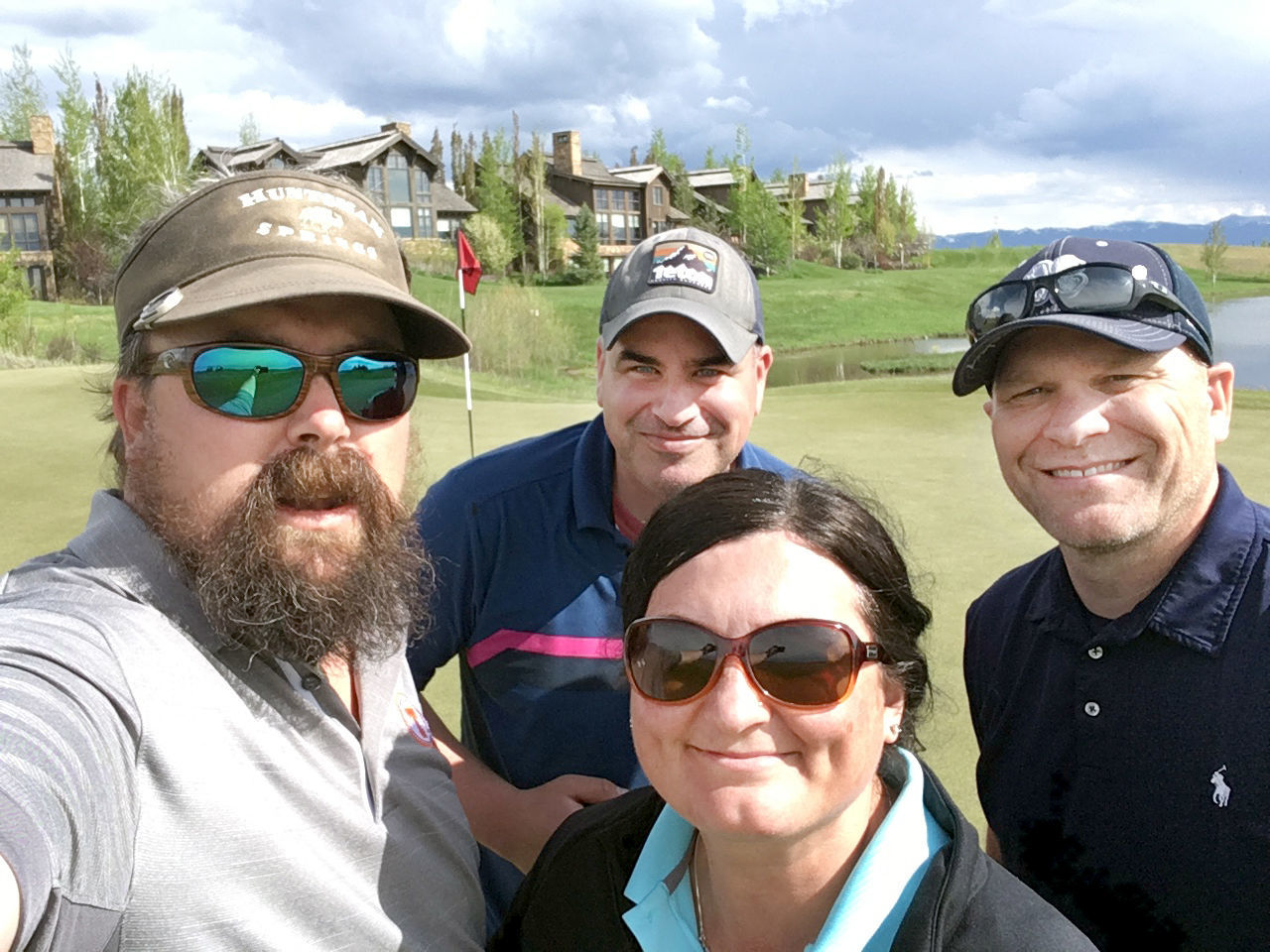 Golf stand alone